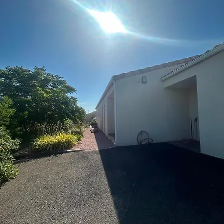 Villa Nature Getaway - Modern House With Garden Barbaira