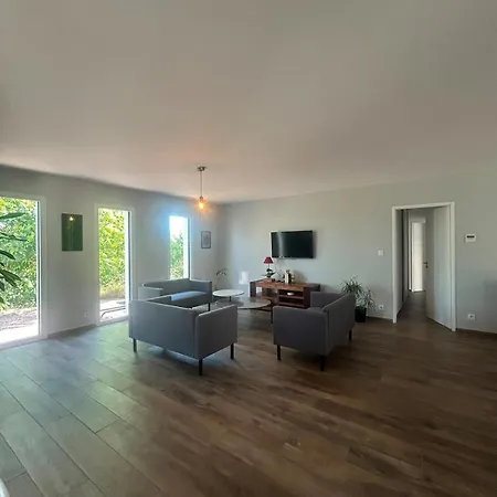 Nature Getaway - Modern House With Garden * Barbaira